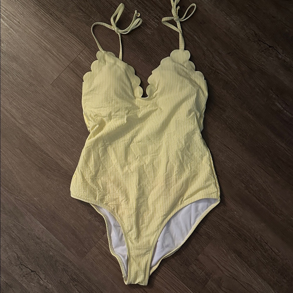 Jessica Simpson bathing suite